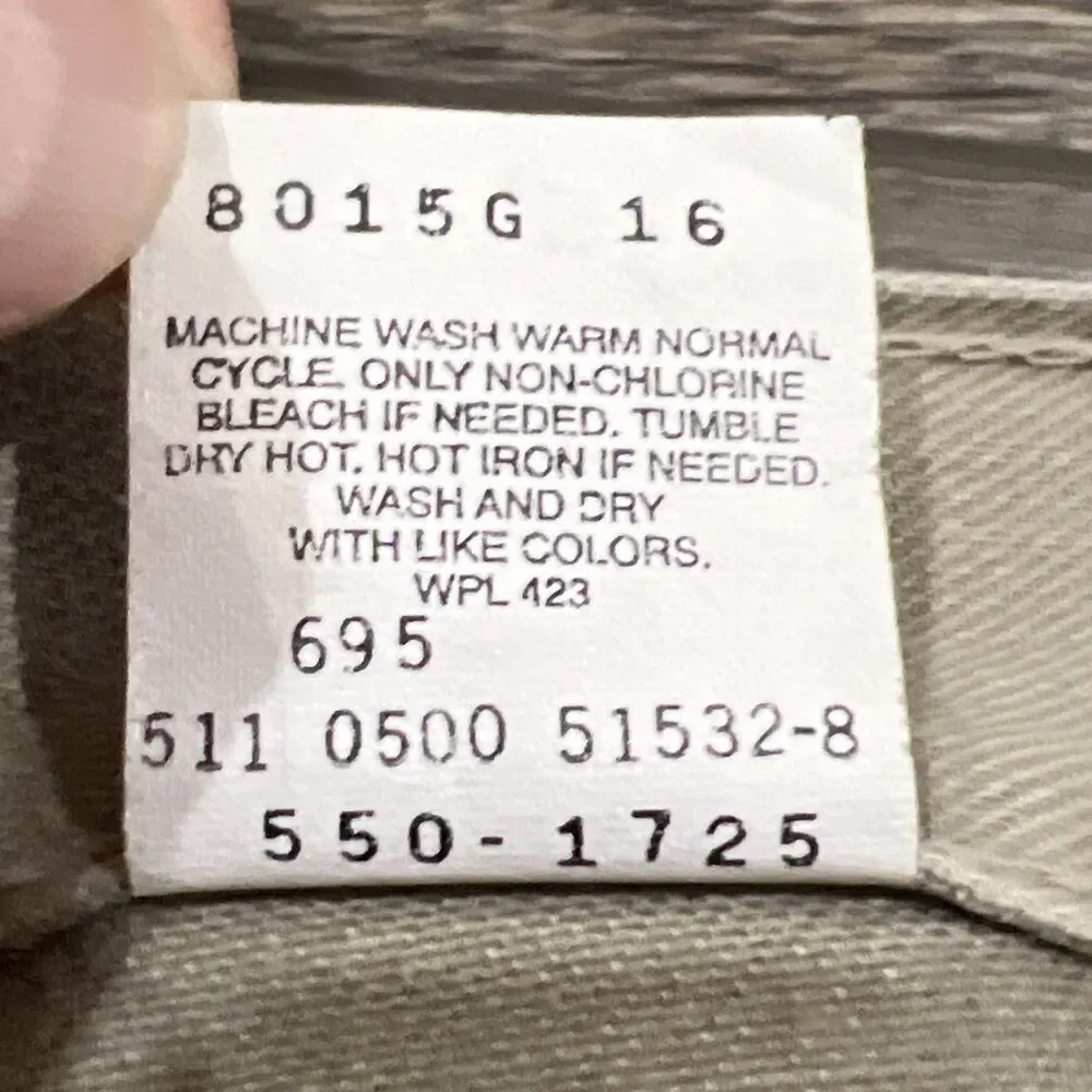 Vintage Y2K 90s Levi’s 550 Relaxed Fit Tan Jeans Men’s Size 36x30 Made In USA